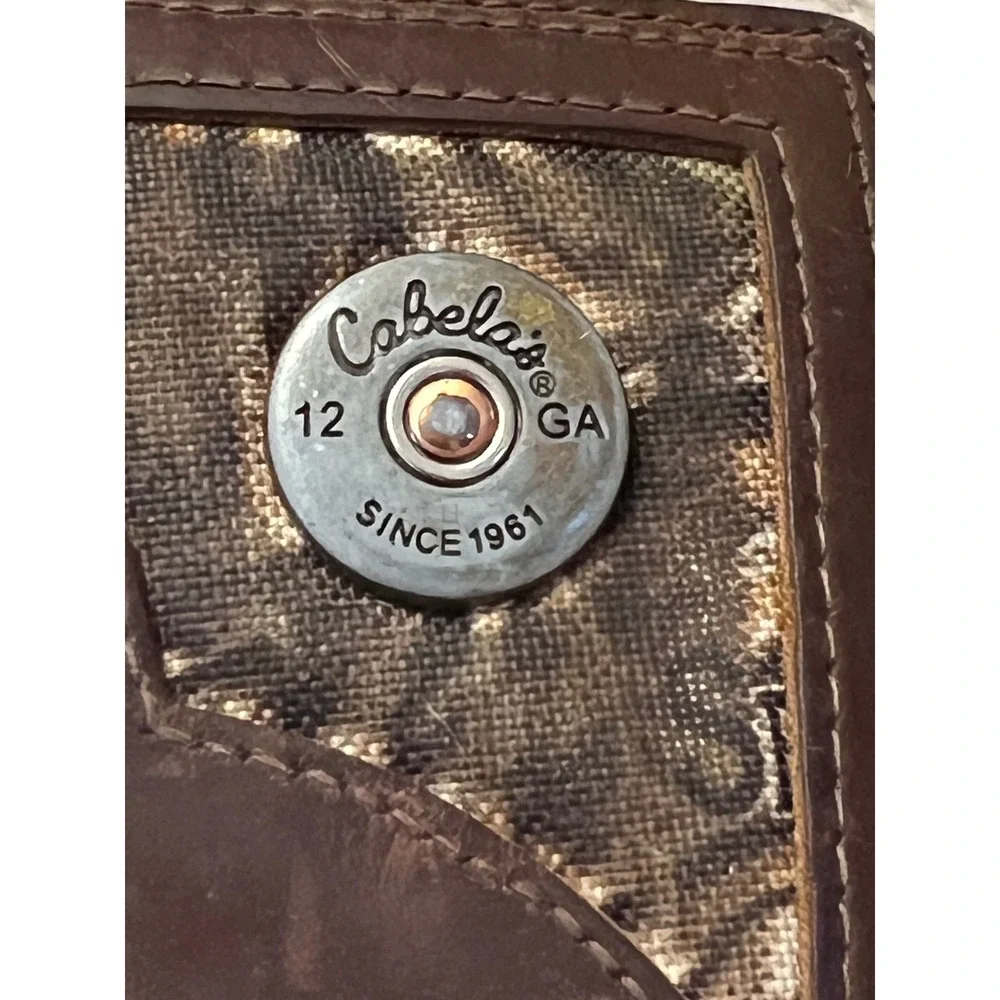 Vtg Cabelas Mens Brown Leather Bifold Wallet 12 Gauge Shotgun Shell Camo Inlay